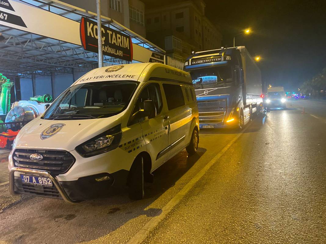 TIR kazasında bir genç yaşamını yitirdi 7